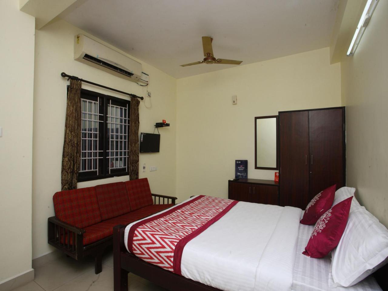 Hotel Oyo 10465 Koyambedu Madrás Exterior foto